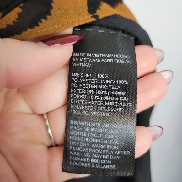 Small WHBM White House Black Market Tiger Print Stripe Blouse - Picture 3 of 6